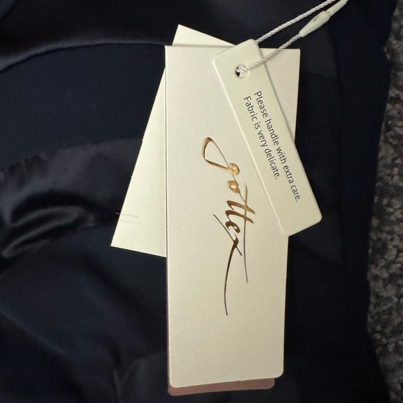 Gottex Signature  Black One-Piece Swimsuit Size 8 - Picture 5 of 5